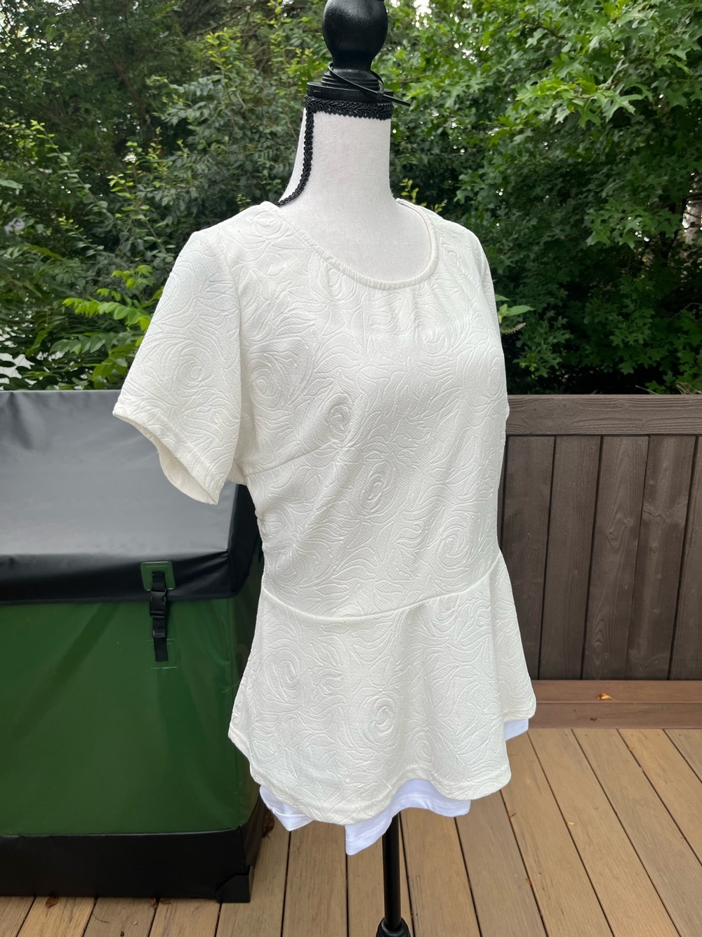 3A: Women's White Textured Peplum Top - Elegant Everyday Style